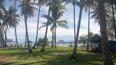 Suasana Pantai Pinang Tawar (dok. KabarSemesta.com)