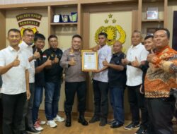 SMSI Anugerahi Kapolres Kaur Penghargaan Sahabat Pers