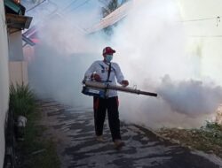 Cegah DBD, Pemdes Kepala Pasar Lakukan Fogging