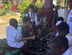Kebersamaan Satgas Operasi Damai Cartenz Bersama Anak-Anak di SD Negeri Mulia, Puncak Jaya